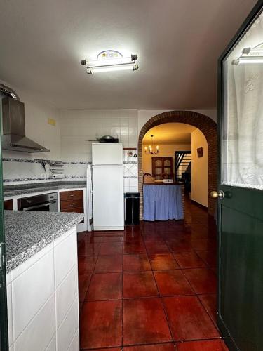 Espaciosa y Elegante Casa Rural en Los Marines in Los Marines