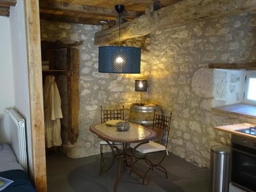 Iekārtas, Cave Le Vieux Manoir in Montaigu-de-Quercy