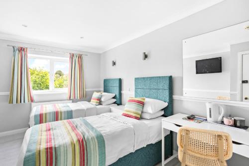Waters Edge Hotel - image 8