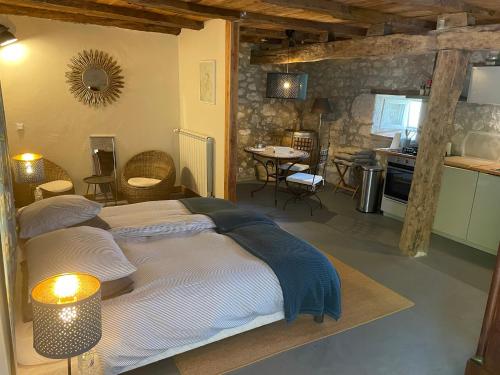 Cave Le Vieux Manoir in Montaigu-de-Quercy