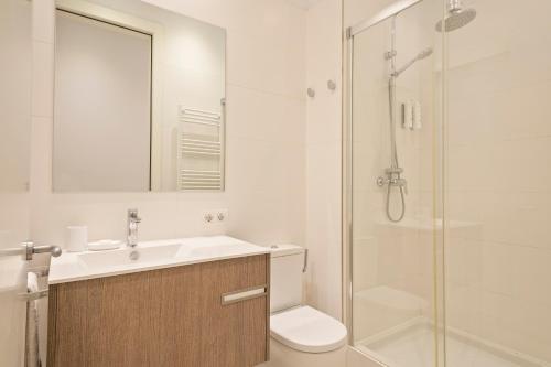 One-Bedroom Apartment with Balcony image 4