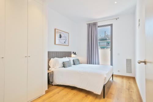 One-Bedroom Penthouse Apartment with Terrace room in Aspasios Arc de Triomf Apartments