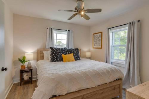 Bohemian Retreat Sleeps 6, Steps from Broadway! in Nashville, USA