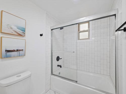 Shadyside, Central !2 Bright and Stylish Studio with Free Parking in Pittsburgh, USA