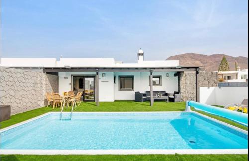 VILLA CASA ATILANA LUXE con piscina climatizada privada,aire acondicionado,terraza privada e independiente,wi-fi 1