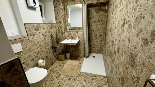 Mitten in der Kölner City - Design trifft Altbau, Colonia (foto 5)