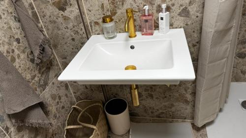 Mitten in der Kölner City - Design trifft Altbau, Colonia (foto 8)