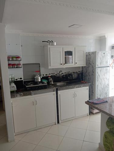 kuhinja, appartement propre et calme avec wifi in Mghogha