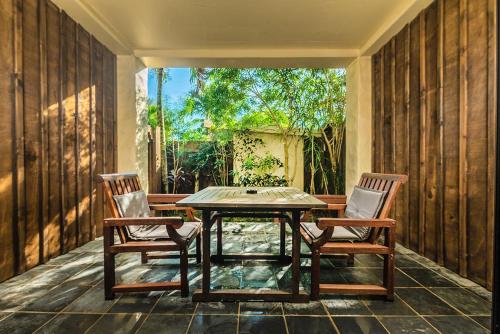 المرافق, منتجع كاست أواي (Castaway Resort) in Arorangi