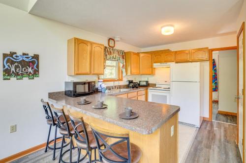 Family Home with Private Hot Tub in Arrowhead Lake! in Pocono Lake, USA