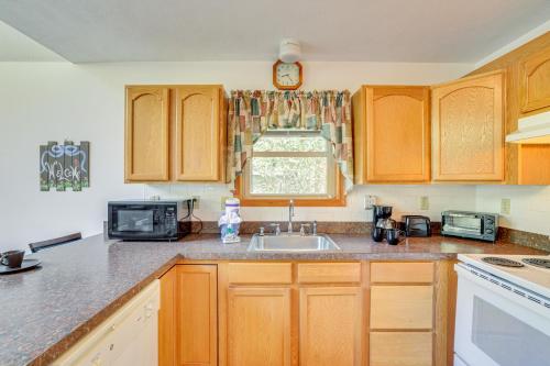 Family Home with Private Hot Tub in Arrowhead Lake! in Pocono Lake, USA
