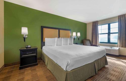 Extended Stay America Select Suites - St Louis - O' Fallon, IL Extended Stay America Select Suites - St Louis - O' Fallon, IL
