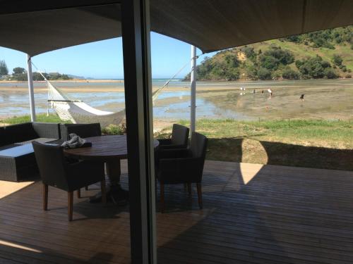 Iekārtas, Pataua Fiji -Waterfront Bach in Taiharuru