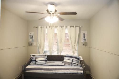 Charming 3Bdrm Retreat Near HCU in Houston, USA