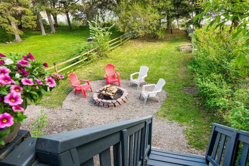 Spacious 4 bedrooms, 5 beds home - 3 Minutes to Downtown Moncton