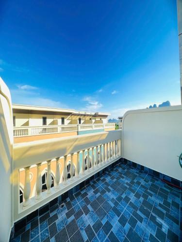 VILLA 16 phong ngu - SONASEA - VAN ĐON - sat bien - đay đu tien nghi in Van Don