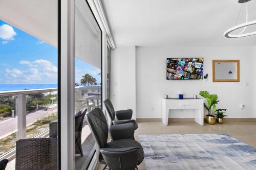 Miami Beachfront Oasis with Stunning Ocean Views in Miami Beach, USA