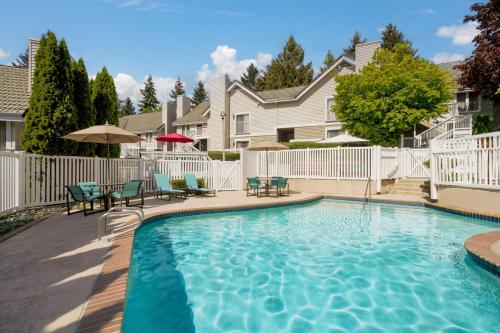 Residence Inn by Marriott Seattle/Bellevue - image 2