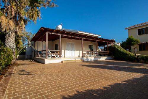 발코니/테라스, Ayia Napa - Ayia Thekla Sea View Beach Villa in 소티라
