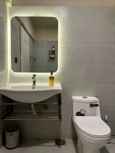 Oceanfront Oasis by Jannat Vacation Rentals - image 11