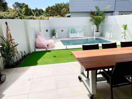 Valos Villa - Private pool and 100m to beach