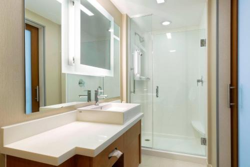 SpringHill Suites Orange Beach at The Wharf - image 12