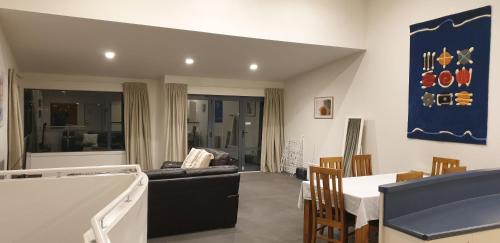 Fantastic Views! The Point Apartment