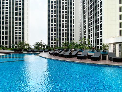 Modern and Comfy Studio at Pollux Chadstone Apartment By Travelio