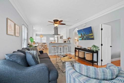 Endless Summer Beach Cottage- In The Heart of OB in San Diego, USA