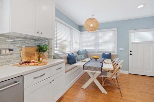 Endless Summer Beach Cottage- In The Heart of OB in San Diego, USA
