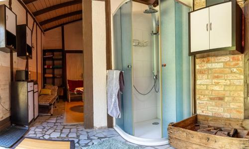 Shower, Bahnhof Paulinzella mit Sauna in Bechstedt
