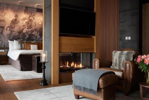 Deluxe Suite