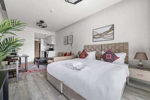 Spacious Studio In Prime Location, Дубай (фото 3)