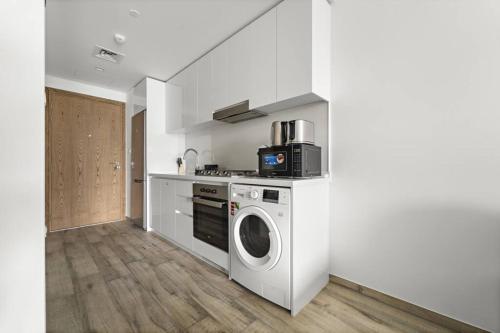 Spacious Studio In Prime Location, Дубай (фото 6)