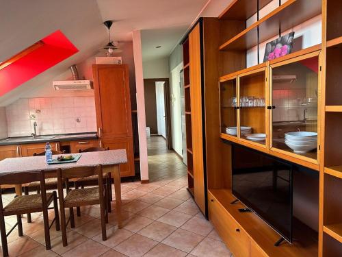 Cocina, BelSorrisoVarese - Elegance City Residence Private Parking -Reservation Required- in Varese