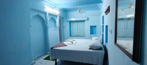 Deluxe Double Room image 6