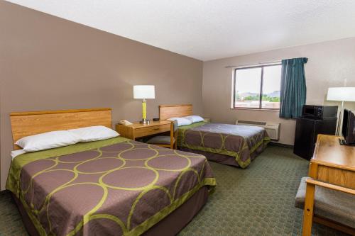 Super 8 By Wyndham St. Charles in St. Charles (IL)