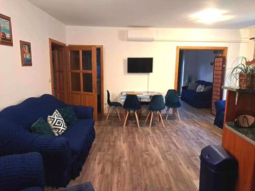 Shared lounge/TV area, Dezsa Apartman Balatonalmadi in Balatonalmadi