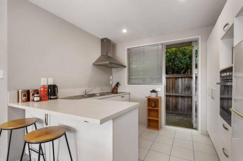 Handy Riccarton Hagley Park CBD 10 Mins - image 5