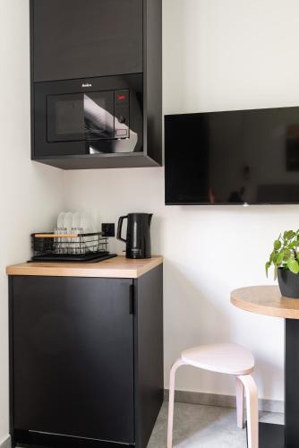 Studio Apartment image 6