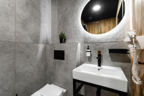 Studio Apartment image 3