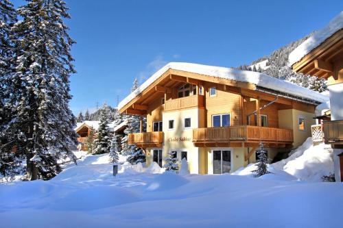 Apartment with Mountain View