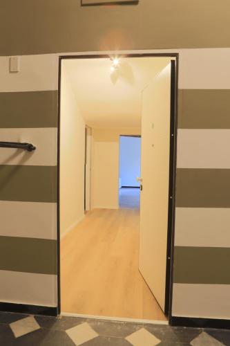 Renovated Apartment with Balcony in San Lorenzo - with elevator, Janov (fotografie 7)