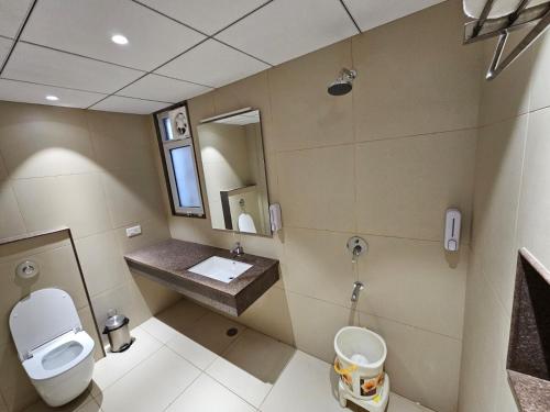 room detail thumbnail 2