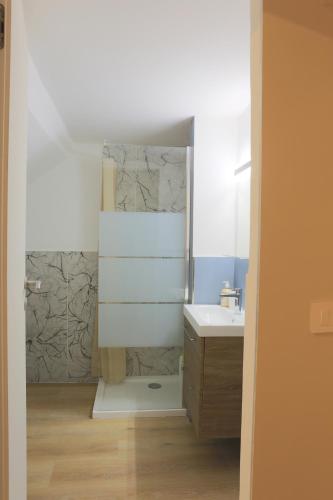 Renovated Apartment with Balcony in San Lorenzo - with elevator, Janov (fotografie 10)