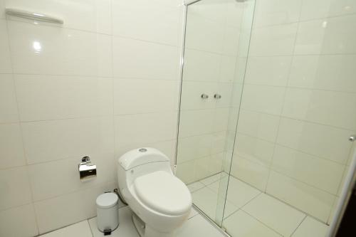 Twin Room image 2