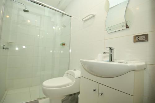 Double Room with Private Bathroom image 1
