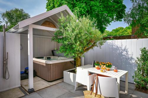 Hot tub, 5 O Clock Somewhere in Bergen-Centrum