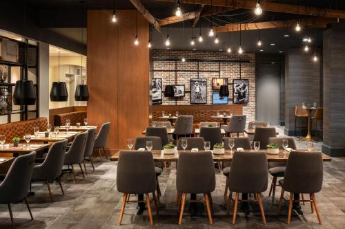 592049753 Dallas/Fort Worth Marriott Hotel & Golf Club at Champions Circle
