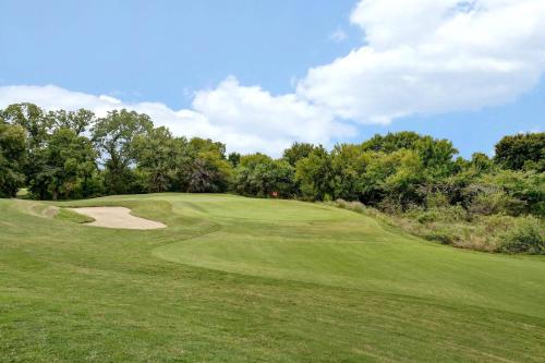 592049830 Dallas/Fort Worth Marriott Hotel & Golf Club at Champions Circle